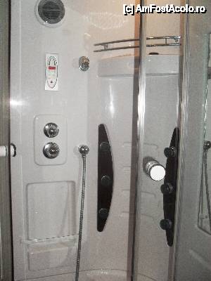 [P03] Cabina de dus curata, noua si spatioasa » foto by kammyn
 - 
<span class="allrVoted glyphicon glyphicon-heart hidden" id="av433021"></span>
<a class="m-l-10 hidden" id="sv433021" onclick="voting_Foto_DelVot(,433021,12396)" role="button">șterge vot <span class="glyphicon glyphicon-remove"></span></a>
<a id="v9433021" class=" c-red"  onclick="voting_Foto_SetVot(433021)" role="button"><span class="glyphicon glyphicon-heart-empty"></span> <b>LIKE</b> = Votează poza</a> <img class="hidden"  id="f433021W9" src="/imagini/loader.gif" border="0" /><span class="AjErrMes hidden" id="e433021ErM"></span>