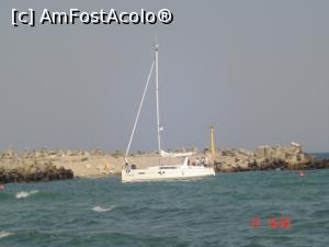 [P05] O barcă pe mare.  » foto by dorinakiss
 - 
<span class="allrVoted glyphicon glyphicon-heart hidden" id="av791418"></span>
<a class="m-l-10 hidden" id="sv791418" onclick="voting_Foto_DelVot(,791418,12396)" role="button">șterge vot <span class="glyphicon glyphicon-remove"></span></a>
<a id="v9791418" class=" c-red"  onclick="voting_Foto_SetVot(791418)" role="button"><span class="glyphicon glyphicon-heart-empty"></span> <b>LIKE</b> = Votează poza</a> <img class="hidden"  id="f791418W9" src="/imagini/loader.gif" border="0" /><span class="AjErrMes hidden" id="e791418ErM"></span>