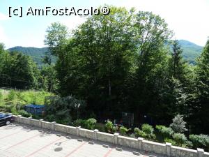 [P15] vedere din balcon către parcare și locul de joacă - Pensiunea Iulia Star - Băile Olănești.  » foto by tata123 🔱
 - 
<span class="allrVoted glyphicon glyphicon-heart hidden" id="av984169"></span>
<a class="m-l-10 hidden" id="sv984169" onclick="voting_Foto_DelVot(,984169,12412)" role="button">șterge vot <span class="glyphicon glyphicon-remove"></span></a>
<a id="v9984169" class=" c-red"  onclick="voting_Foto_SetVot(984169)" role="button"><span class="glyphicon glyphicon-heart-empty"></span> <b>LIKE</b> = Votează poza</a> <img class="hidden"  id="f984169W9" src="/imagini/loader.gif" border="0" /><span class="AjErrMes hidden" id="e984169ErM"></span>