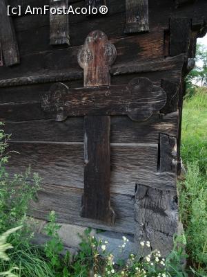 [P10] Veche cruce de lemn - Biserica de lemn „Sfântul Mucenic Teodor Tiron” din Rieni.  » foto by tata123 🔱
 - 
<span class="allrVoted glyphicon glyphicon-heart hidden" id="av1120701"></span>
<a class="m-l-10 hidden" id="sv1120701" onclick="voting_Foto_DelVot(,1120701,12415)" role="button">șterge vot <span class="glyphicon glyphicon-remove"></span></a>
<a id="v91120701" class=" c-red"  onclick="voting_Foto_SetVot(1120701)" role="button"><span class="glyphicon glyphicon-heart-empty"></span> <b>LIKE</b> = Votează poza</a> <img class="hidden"  id="f1120701W9" src="/imagini/loader.gif" border="0" /><span class="AjErrMes hidden" id="e1120701ErM"></span>