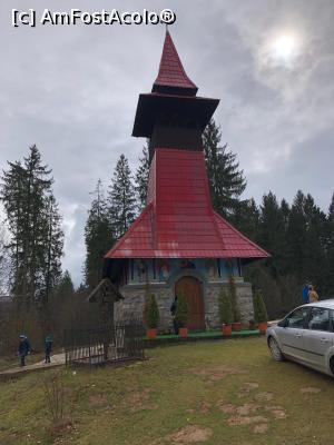 [P07] Schitul, strajuit de masini si de turiști » foto by Marcumandru
 - 
<span class="allrVoted glyphicon glyphicon-heart hidden" id="av1152014"></span>
<a class="m-l-10 hidden" id="sv1152014" onclick="voting_Foto_DelVot(,1152014,12415)" role="button">șterge vot <span class="glyphicon glyphicon-remove"></span></a>
<a id="v91152014" class=" c-red"  onclick="voting_Foto_SetVot(1152014)" role="button"><span class="glyphicon glyphicon-heart-empty"></span> <b>LIKE</b> = Votează poza</a> <img class="hidden"  id="f1152014W9" src="/imagini/loader.gif" border="0" /><span class="AjErrMes hidden" id="e1152014ErM"></span>