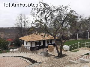 [P48] Curtea din fața Bojdeucii » foto by adso
 - 
<span class="allrVoted glyphicon glyphicon-heart hidden" id="av1405639"></span>
<a class="m-l-10 hidden" id="sv1405639" onclick="voting_Foto_DelVot(,1405639,12452)" role="button">șterge vot <span class="glyphicon glyphicon-remove"></span></a>
<a id="v91405639" class=" c-red"  onclick="voting_Foto_SetVot(1405639)" role="button"><span class="glyphicon glyphicon-heart-empty"></span> <b>LIKE</b> = Votează poza</a> <img class="hidden"  id="f1405639W9" src="/imagini/loader.gif" border="0" /><span class="AjErrMes hidden" id="e1405639ErM"></span>