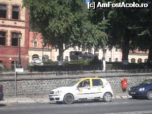 [P37] gara din Sighisoara, cu o locomotiva veche in fata, pe stanga e vechea cladire a garii, care astazi e in santier, in curs de renovare » foto by grecudoina
 - 
<span class="allrVoted glyphicon glyphicon-heart hidden" id="av355335"></span>
<a class="m-l-10 hidden" id="sv355335" onclick="voting_Foto_DelVot(,355335,12464)" role="button">șterge vot <span class="glyphicon glyphicon-remove"></span></a>
<a id="v9355335" class=" c-red"  onclick="voting_Foto_SetVot(355335)" role="button"><span class="glyphicon glyphicon-heart-empty"></span> <b>LIKE</b> = Votează poza</a> <img class="hidden"  id="f355335W9" src="/imagini/loader.gif" border="0" /><span class="AjErrMes hidden" id="e355335ErM"></span>