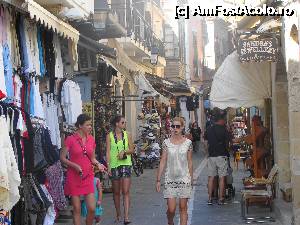 [P19] la shopping » foto by ioanenescu
 - 
<span class="allrVoted glyphicon glyphicon-heart hidden" id="av357952"></span>
<a class="m-l-10 hidden" id="sv357952" onclick="voting_Foto_DelVot(,357952,12547)" role="button">șterge vot <span class="glyphicon glyphicon-remove"></span></a>
<a id="v9357952" class=" c-red"  onclick="voting_Foto_SetVot(357952)" role="button"><span class="glyphicon glyphicon-heart-empty"></span> <b>LIKE</b> = Votează poza</a> <img class="hidden"  id="f357952W9" src="/imagini/loader.gif" border="0" /><span class="AjErrMes hidden" id="e357952ErM"></span>