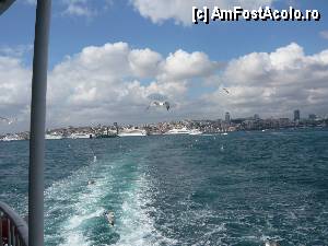 [P02] Vedere de pe vapor la Istanbul, am mers 2 ore cu vaporul si nu se mai termina orasul.  » foto by Nicu
 - 
<span class="allrVoted glyphicon glyphicon-heart hidden" id="av385067"></span>
<a class="m-l-10 hidden" id="sv385067" onclick="voting_Foto_DelVot(,385067,12619)" role="button">șterge vot <span class="glyphicon glyphicon-remove"></span></a>
<a id="v9385067" class=" c-red"  onclick="voting_Foto_SetVot(385067)" role="button"><span class="glyphicon glyphicon-heart-empty"></span> <b>LIKE</b> = Votează poza</a> <img class="hidden"  id="f385067W9" src="/imagini/loader.gif" border="0" /><span class="AjErrMes hidden" id="e385067ErM"></span>