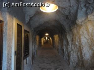 [P48] Tunelul rece, săpat în stâncă, care duce spre lift.  » foto by maryka
 - 
<span class="allrVoted glyphicon glyphicon-heart hidden" id="av1085442"></span>
<a class="m-l-10 hidden" id="sv1085442" onclick="voting_Foto_DelVot(,1085442,12624)" role="button">șterge vot <span class="glyphicon glyphicon-remove"></span></a>
<a id="v91085442" class=" c-red"  onclick="voting_Foto_SetVot(1085442)" role="button"><span class="glyphicon glyphicon-heart-empty"></span> <b>LIKE</b> = Votează poza</a> <img class="hidden"  id="f1085442W9" src="/imagini/loader.gif" border="0" /><span class="AjErrMes hidden" id="e1085442ErM"></span>