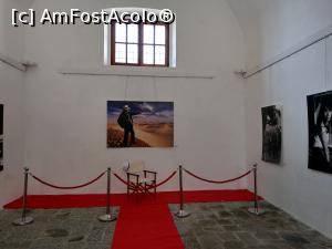 [P52] Bourbon prison și covorul roșu.  » foto by maryka
 - 
<span class="allrVoted glyphicon glyphicon-heart hidden" id="av1085446"></span>
<a class="m-l-10 hidden" id="sv1085446" onclick="voting_Foto_DelVot(,1085446,12624)" role="button">șterge vot <span class="glyphicon glyphicon-remove"></span></a>
<a id="v91085446" class=" c-red"  onclick="voting_Foto_SetVot(1085446)" role="button"><span class="glyphicon glyphicon-heart-empty"></span> <b>LIKE</b> = Votează poza</a> <img class="hidden"  id="f1085446W9" src="/imagini/loader.gif" border="0" /><span class="AjErrMes hidden" id="e1085446ErM"></span>