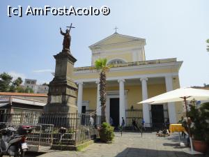 [P08] Ischia Porto, Statuia lui Isus Mântuitorul și Parrocchia Santa Maria di Portosalvo.  » foto by maryka
 - 
<span class="allrVoted glyphicon glyphicon-heart hidden" id="av1090280"></span>
<a class="m-l-10 hidden" id="sv1090280" onclick="voting_Foto_DelVot(,1090280,12624)" role="button">șterge vot <span class="glyphicon glyphicon-remove"></span></a>
<a id="v91090280" class=" c-red"  onclick="voting_Foto_SetVot(1090280)" role="button"><span class="glyphicon glyphicon-heart-empty"></span> <b>LIKE</b> = Votează poza</a> <img class="hidden"  id="f1090280W9" src="/imagini/loader.gif" border="0" /><span class="AjErrMes hidden" id="e1090280ErM"></span>