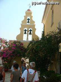 [P20] clopotele manastirii,multi turisti,vreme splendida. » foto by sandu.53
 - 
<span class="allrVoted glyphicon glyphicon-heart hidden" id="av265867"></span>
<a class="m-l-10 hidden" id="sv265867" onclick="voting_Foto_DelVot(,265867,12630)" role="button">șterge vot <span class="glyphicon glyphicon-remove"></span></a>
<a id="v9265867" class=" c-red"  onclick="voting_Foto_SetVot(265867)" role="button"><span class="glyphicon glyphicon-heart-empty"></span> <b>LIKE</b> = Votează poza</a> <img class="hidden"  id="f265867W9" src="/imagini/loader.gif" border="0" /><span class="AjErrMes hidden" id="e265867ErM"></span>