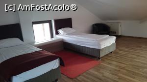 [P11] Dormitorul celuilalt apartament, de la etajul 1. Nu prea se compara ca marime si aici nu e toata camera.  » foto by Aurici
 - 
<span class="allrVoted glyphicon glyphicon-heart hidden" id="av836894"></span>
<a class="m-l-10 hidden" id="sv836894" onclick="voting_Foto_DelVot(,836894,12631)" role="button">șterge vot <span class="glyphicon glyphicon-remove"></span></a>
<a id="v9836894" class=" c-red"  onclick="voting_Foto_SetVot(836894)" role="button"><span class="glyphicon glyphicon-heart-empty"></span> <b>LIKE</b> = Votează poza</a> <img class="hidden"  id="f836894W9" src="/imagini/loader.gif" border="0" /><span class="AjErrMes hidden" id="e836894ErM"></span>
