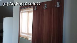[P15] Cuier si oglinda mare in holul de la intrare.  » foto by Aurici
 - 
<span class="allrVoted glyphicon glyphicon-heart hidden" id="av836898"></span>
<a class="m-l-10 hidden" id="sv836898" onclick="voting_Foto_DelVot(,836898,12631)" role="button">șterge vot <span class="glyphicon glyphicon-remove"></span></a>
<a id="v9836898" class=" c-red"  onclick="voting_Foto_SetVot(836898)" role="button"><span class="glyphicon glyphicon-heart-empty"></span> <b>LIKE</b> = Votează poza</a> <img class="hidden"  id="f836898W9" src="/imagini/loader.gif" border="0" /><span class="AjErrMes hidden" id="e836898ErM"></span>
