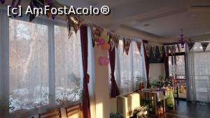 [P25] Restaurantul un pic schimbat. In fata este usa spre terasa acoperita, foarte utila.  » foto by Aurici
 - 
<span class="allrVoted glyphicon glyphicon-heart hidden" id="av836909"></span>
<a class="m-l-10 hidden" id="sv836909" onclick="voting_Foto_DelVot(,836909,12631)" role="button">șterge vot <span class="glyphicon glyphicon-remove"></span></a>
<a id="v9836909" class=" c-red"  onclick="voting_Foto_SetVot(836909)" role="button"><span class="glyphicon glyphicon-heart-empty"></span> <b>LIKE</b> = Votează poza</a> <img class="hidden"  id="f836909W9" src="/imagini/loader.gif" border="0" /><span class="AjErrMes hidden" id="e836909ErM"></span>