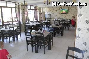 [P15] restaurantul » foto by shobo
 - 
<span class="allrVoted glyphicon glyphicon-heart hidden" id="av431165"></span>
<a class="m-l-10 hidden" id="sv431165" onclick="voting_Foto_DelVot(,431165,12635)" role="button">șterge vot <span class="glyphicon glyphicon-remove"></span></a>
<a id="v9431165" class=" c-red"  onclick="voting_Foto_SetVot(431165)" role="button"><span class="glyphicon glyphicon-heart-empty"></span> <b>LIKE</b> = Votează poza</a> <img class="hidden"  id="f431165W9" src="/imagini/loader.gif" border="0" /><span class="AjErrMes hidden" id="e431165ErM"></span>