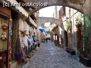 [P14] Labirintul cu strazi -arcuri de piatră » foto by mireille
 - 
<span class="allrVoted glyphicon glyphicon-heart hidden" id="av1070228"></span>
<a class="m-l-10 hidden" id="sv1070228" onclick="voting_Foto_DelVot(,1070228,12653)" role="button">șterge vot <span class="glyphicon glyphicon-remove"></span></a>
<a id="v91070228" class=" c-red"  onclick="voting_Foto_SetVot(1070228)" role="button"><span class="glyphicon glyphicon-heart-empty"></span> <b>LIKE</b> = Votează poza</a> <img class="hidden"  id="f1070228W9" src="/imagini/loader.gif" border="0" /><span class="AjErrMes hidden" id="e1070228ErM"></span>