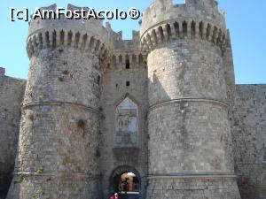 [P05] Portile vechiului oraș fortificat -admir blazoanele, topindu-mă de căldură.  » foto by mireille
 - 
<span class="allrVoted glyphicon glyphicon-heart hidden" id="av1070219"></span>
<a class="m-l-10 hidden" id="sv1070219" onclick="voting_Foto_DelVot(,1070219,12653)" role="button">șterge vot <span class="glyphicon glyphicon-remove"></span></a>
<a id="v91070219" class=" c-red"  onclick="voting_Foto_SetVot(1070219)" role="button"><span class="glyphicon glyphicon-heart-empty"></span> <b>LIKE</b> = Votează poza</a> <img class="hidden"  id="f1070219W9" src="/imagini/loader.gif" border="0" /><span class="AjErrMes hidden" id="e1070219ErM"></span>