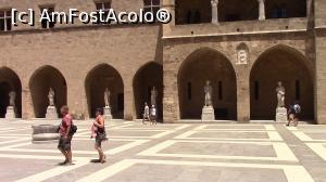 [P54] O alta imagine din alt unghi din curtea interioara a Castelului.  » foto by ovidiuyepi
 - 
<span class="allrVoted glyphicon glyphicon-heart hidden" id="av1029709"></span>
<a class="m-l-10 hidden" id="sv1029709" onclick="voting_Foto_DelVot(,1029709,12653)" role="button">șterge vot <span class="glyphicon glyphicon-remove"></span></a>
<a id="v91029709" class=" c-red"  onclick="voting_Foto_SetVot(1029709)" role="button"><span class="glyphicon glyphicon-heart-empty"></span> <b>LIKE</b> = Votează poza</a> <img class="hidden"  id="f1029709W9" src="/imagini/loader.gif" border="0" /><span class="AjErrMes hidden" id="e1029709ErM"></span>