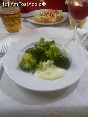 [P14] Cafeteria Buitre, Torrejón de Ardoz - broccoli » foto by Dragoș_MD
 - 
<span class="allrVoted glyphicon glyphicon-heart hidden" id="av751727"></span>
<a class="m-l-10 hidden" id="sv751727" onclick="voting_Foto_DelVot(,751727,12730)" role="button">șterge vot <span class="glyphicon glyphicon-remove"></span></a>
<a id="v9751727" class=" c-red"  onclick="voting_Foto_SetVot(751727)" role="button"><span class="glyphicon glyphicon-heart-empty"></span> <b>LIKE</b> = Votează poza</a> <img class="hidden"  id="f751727W9" src="/imagini/loader.gif" border="0" /><span class="AjErrMes hidden" id="e751727ErM"></span>