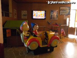 [P15] Loc de joaca incercuit, pentru copii, aflat in receptie » foto by MCM
 - 
<span class="allrVoted glyphicon glyphicon-heart hidden" id="av366288"></span>
<a class="m-l-10 hidden" id="sv366288" onclick="voting_Foto_DelVot(,366288,12742)" role="button">șterge vot <span class="glyphicon glyphicon-remove"></span></a>
<a id="v9366288" class=" c-red"  onclick="voting_Foto_SetVot(366288)" role="button"><span class="glyphicon glyphicon-heart-empty"></span> <b>LIKE</b> = Votează poza</a> <img class="hidden"  id="f366288W9" src="/imagini/loader.gif" border="0" /><span class="AjErrMes hidden" id="e366288ErM"></span>