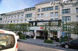 [P01] Hotelul Adagio - Intrarea » foto by Catzus
 - 
<span class="allrVoted glyphicon glyphicon-heart hidden" id="av504307"></span>
<a class="m-l-10 hidden" id="sv504307" onclick="voting_Foto_DelVot(,504307,12742)" role="button">șterge vot <span class="glyphicon glyphicon-remove"></span></a>
<a id="v9504307" class=" c-red"  onclick="voting_Foto_SetVot(504307)" role="button"><span class="glyphicon glyphicon-heart-empty"></span> <b>LIKE</b> = Votează poza</a> <img class="hidden"  id="f504307W9" src="/imagini/loader.gif" border="0" /><span class="AjErrMes hidden" id="e504307ErM"></span>