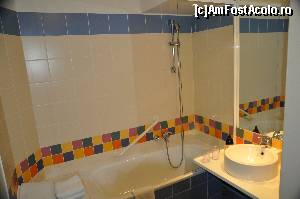 [P11] Frumos ca avea si cada si nu cabina de dus. Curatenie, nimic de reprosat.  » foto by Catzus
 - 
<span class="allrVoted glyphicon glyphicon-heart hidden" id="av504317"></span>
<a class="m-l-10 hidden" id="sv504317" onclick="voting_Foto_DelVot(,504317,12742)" role="button">șterge vot <span class="glyphicon glyphicon-remove"></span></a>
<a id="v9504317" class=" c-red"  onclick="voting_Foto_SetVot(504317)" role="button"><span class="glyphicon glyphicon-heart-empty"></span> <b>LIKE</b> = Votează poza</a> <img class="hidden"  id="f504317W9" src="/imagini/loader.gif" border="0" /><span class="AjErrMes hidden" id="e504317ErM"></span>