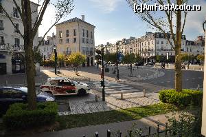 [P12] Vedere de la fereastra apartamentului. In fata putin stanga se vede intrarea la mall-ul Val d'Europe.  » foto by Catzus
 - 
<span class="allrVoted glyphicon glyphicon-heart hidden" id="av504318"></span>
<a class="m-l-10 hidden" id="sv504318" onclick="voting_Foto_DelVot(,504318,12742)" role="button">șterge vot <span class="glyphicon glyphicon-remove"></span></a>
<a id="v9504318" class=" c-red"  onclick="voting_Foto_SetVot(504318)" role="button"><span class="glyphicon glyphicon-heart-empty"></span> <b>LIKE</b> = Votează poza</a> <img class="hidden"  id="f504318W9" src="/imagini/loader.gif" border="0" /><span class="AjErrMes hidden" id="e504318ErM"></span>