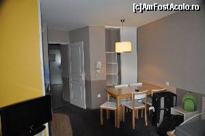 [P15] Dulapul de haine nu era chiar f. mare dar avea umerase si spatii de depozitare suficiente.  » foto by Catzus
 - 
<span class="allrVoted glyphicon glyphicon-heart hidden" id="av504321"></span>
<a class="m-l-10 hidden" id="sv504321" onclick="voting_Foto_DelVot(,504321,12742)" role="button">șterge vot <span class="glyphicon glyphicon-remove"></span></a>
<a id="v9504321" class=" c-red"  onclick="voting_Foto_SetVot(504321)" role="button"><span class="glyphicon glyphicon-heart-empty"></span> <b>LIKE</b> = Votează poza</a> <img class="hidden"  id="f504321W9" src="/imagini/loader.gif" border="0" /><span class="AjErrMes hidden" id="e504321ErM"></span>