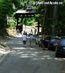 [P06] Intrarea în mănăstire... » foto by corinka
 - 
<span class="allrVoted glyphicon glyphicon-heart hidden" id="av87386"></span>
<a class="m-l-10 hidden" id="sv87386" onclick="voting_Foto_DelVot(,87386,12834)" role="button">șterge vot <span class="glyphicon glyphicon-remove"></span></a>
<a id="v987386" class=" c-red"  onclick="voting_Foto_SetVot(87386)" role="button"><span class="glyphicon glyphicon-heart-empty"></span> <b>LIKE</b> = Votează poza</a> <img class="hidden"  id="f87386W9" src="/imagini/loader.gif" border="0" /><span class="AjErrMes hidden" id="e87386ErM"></span>