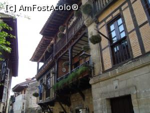 [P02] Santillana del Mar, sat nobiliar ca o carte în piatră în Cantabria, destinație populară turistică.  » foto by mireille
 - 
<span class="allrVoted glyphicon glyphicon-heart hidden" id="av1058434"></span>
<a class="m-l-10 hidden" id="sv1058434" onclick="voting_Foto_DelVot(,1058434,12863)" role="button">șterge vot <span class="glyphicon glyphicon-remove"></span></a>
<a id="v91058434" class=" c-red"  onclick="voting_Foto_SetVot(1058434)" role="button"><span class="glyphicon glyphicon-heart-empty"></span> <b>LIKE</b> = Votează poza</a> <img class="hidden"  id="f1058434W9" src="/imagini/loader.gif" border="0" /><span class="AjErrMes hidden" id="e1058434ErM"></span>