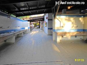 [P12] Pe stanga se spalau vasele, iar in dreapta sunt 2 chiuvete pentru curatat peste sau scoici » foto by cathzel
 - 
<span class="allrVoted glyphicon glyphicon-heart hidden" id="av372116"></span>
<a class="m-l-10 hidden" id="sv372116" onclick="voting_Foto_DelVot(,372116,12876)" role="button">șterge vot <span class="glyphicon glyphicon-remove"></span></a>
<a id="v9372116" class=" c-red"  onclick="voting_Foto_SetVot(372116)" role="button"><span class="glyphicon glyphicon-heart-empty"></span> <b>LIKE</b> = Votează poza</a> <img class="hidden"  id="f372116W9" src="/imagini/loader.gif" border="0" /><span class="AjErrMes hidden" id="e372116ErM"></span>