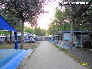 [P05] dimineata devreme in Campingul Atlanta » foto by cathzel
 - 
<span class="allrVoted glyphicon glyphicon-heart hidden" id="av372109"></span>
<a class="m-l-10 hidden" id="sv372109" onclick="voting_Foto_DelVot(,372109,12876)" role="button">șterge vot <span class="glyphicon glyphicon-remove"></span></a>
<a id="v9372109" class=" c-red"  onclick="voting_Foto_SetVot(372109)" role="button"><span class="glyphicon glyphicon-heart-empty"></span> <b>LIKE</b> = Votează poza</a> <img class="hidden"  id="f372109W9" src="/imagini/loader.gif" border="0" /><span class="AjErrMes hidden" id="e372109ErM"></span>