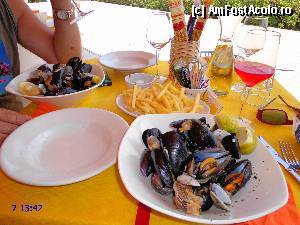 [P11] Cozza vongole=scoici mariniere, cu cartofi prajiti... mmmm. Foarte gustoase!!!  » foto by cathzel
 - 
<span class="allrVoted glyphicon glyphicon-heart hidden" id="av372129"></span>
<a class="m-l-10 hidden" id="sv372129" onclick="voting_Foto_DelVot(,372129,12879)" role="button">șterge vot <span class="glyphicon glyphicon-remove"></span></a>
<a id="v9372129" class=" c-red"  onclick="voting_Foto_SetVot(372129)" role="button"><span class="glyphicon glyphicon-heart-empty"></span> <b>LIKE</b> = Votează poza</a> <img class="hidden"  id="f372129W9" src="/imagini/loader.gif" border="0" /><span class="AjErrMes hidden" id="e372129ErM"></span>