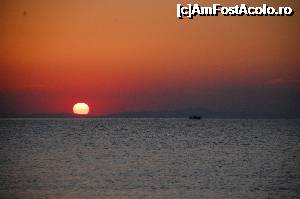 [P01] Rasarit de soare in Skala Potamia. 2015 » foto by zamolx
 - 
<span class="allrVoted glyphicon glyphicon-heart hidden" id="av702316"></span>
<a class="m-l-10 hidden" id="sv702316" onclick="voting_Foto_DelVot(,702316,12970)" role="button">șterge vot <span class="glyphicon glyphicon-remove"></span></a>
<a id="v9702316" class=" c-red"  onclick="voting_Foto_SetVot(702316)" role="button"><span class="glyphicon glyphicon-heart-empty"></span> <b>LIKE</b> = Votează poza</a> <img class="hidden"  id="f702316W9" src="/imagini/loader.gif" border="0" /><span class="AjErrMes hidden" id="e702316ErM"></span>