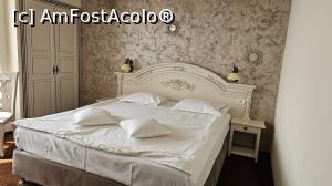 [P09] Hotel Eden, Iași - camera » foto by doina_c24
 - 
<span class="allrVoted glyphicon glyphicon-heart hidden" id="av1362691"></span>
<a class="m-l-10 hidden" id="sv1362691" onclick="voting_Foto_DelVot(,1362691,12998)" role="button">șterge vot <span class="glyphicon glyphicon-remove"></span></a>
<a id="v91362691" class=" c-red"  onclick="voting_Foto_SetVot(1362691)" role="button"><span class="glyphicon glyphicon-heart-empty"></span> <b>LIKE</b> = Votează poza</a> <img class="hidden"  id="f1362691W9" src="/imagini/loader.gif" border="0" /><span class="AjErrMes hidden" id="e1362691ErM"></span>