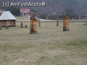 [P20] Parcul tematic, sculpturi în lemn. » foto by Safta Radu
 - 
<span class="allrVoted glyphicon glyphicon-heart hidden" id="av1219839"></span>
<a class="m-l-10 hidden" id="sv1219839" onclick="voting_Foto_DelVot(,1219839,13034)" role="button">șterge vot <span class="glyphicon glyphicon-remove"></span></a>
<a id="v91219839" class=" c-red"  onclick="voting_Foto_SetVot(1219839)" role="button"><span class="glyphicon glyphicon-heart-empty"></span> <b>LIKE</b> = Votează poza</a> <img class="hidden"  id="f1219839W9" src="/imagini/loader.gif" border="0" /><span class="AjErrMes hidden" id="e1219839ErM"></span>