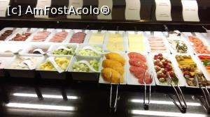 [P09] Zona care mi-a placut cel mai mult. Prosciuto crudo, salamuri, cascaval, muraturi, rosii fermentate, diverse sosuri, legume fierte, diverse cremute, etc » foto by fanespoitorul
 - 
<span class="allrVoted glyphicon glyphicon-heart hidden" id="av853951"></span>
<a class="m-l-10 hidden" id="sv853951" onclick="voting_Foto_DelVot(,853951,13041)" role="button">șterge vot <span class="glyphicon glyphicon-remove"></span></a>
<a id="v9853951" class=" c-red"  onclick="voting_Foto_SetVot(853951)" role="button"><span class="glyphicon glyphicon-heart-empty"></span> <b>LIKE</b> = Votează poza</a> <img class="hidden"  id="f853951W9" src="/imagini/loader.gif" border="0" /><span class="AjErrMes hidden" id="e853951ErM"></span>