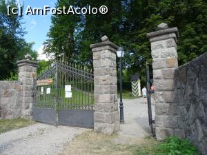 [P02] Intrare pe domeniul Kálnoky din Micloșoara. » foto by tata123 🔱
 - 
<span class="allrVoted glyphicon glyphicon-heart hidden" id="av1180803"></span>
<a class="m-l-10 hidden" id="sv1180803" onclick="voting_Foto_DelVot(,1180803,13139)" role="button">șterge vot <span class="glyphicon glyphicon-remove"></span></a>
<a id="v91180803" class=" c-red"  onclick="voting_Foto_SetVot(1180803)" role="button"><span class="glyphicon glyphicon-heart-empty"></span> <b>LIKE</b> = Votează poza</a> <img class="hidden"  id="f1180803W9" src="/imagini/loader.gif" border="0" /><span class="AjErrMes hidden" id="e1180803ErM"></span>