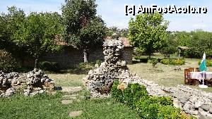 [P25] Arbanassi / În curtea Casei Boliarska. În față Biserica Sf. Dumitru » foto by bog68
 - 
<span class="allrVoted glyphicon glyphicon-heart hidden" id="av371894"></span>
<a class="m-l-10 hidden" id="sv371894" onclick="voting_Foto_DelVot(,371894,13213)" role="button">șterge vot <span class="glyphicon glyphicon-remove"></span></a>
<a id="v9371894" class=" c-red"  onclick="voting_Foto_SetVot(371894)" role="button"><span class="glyphicon glyphicon-heart-empty"></span> <b>LIKE</b> = Votează poza</a> <img class="hidden"  id="f371894W9" src="/imagini/loader.gif" border="0" /><span class="AjErrMes hidden" id="e371894ErM"></span>