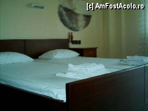 [P01] Hotel Vision- patul care ocupa peste jumate din camera » foto by carmen_22_09
 - 
<span class="allrVoted glyphicon glyphicon-heart hidden" id="av386619"></span>
<a class="m-l-10 hidden" id="sv386619" onclick="voting_Foto_DelVot(,386619,13259)" role="button">șterge vot <span class="glyphicon glyphicon-remove"></span></a>
<a id="v9386619" class=" c-red"  onclick="voting_Foto_SetVot(386619)" role="button"><span class="glyphicon glyphicon-heart-empty"></span> <b>LIKE</b> = Votează poza</a> <img class="hidden"  id="f386619W9" src="/imagini/loader.gif" border="0" /><span class="AjErrMes hidden" id="e386619ErM"></span>
