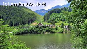 [P01] O posibilitate de cazare - Satucul lui Andrei pe malul lacului » foto by BOGDAN DSN
 - 
<span class="allrVoted glyphicon glyphicon-heart hidden" id="av1200938"></span>
<a class="m-l-10 hidden" id="sv1200938" onclick="voting_Foto_DelVot(,1200938,13264)" role="button">șterge vot <span class="glyphicon glyphicon-remove"></span></a>
<a id="v91200938" class=" c-red"  onclick="voting_Foto_SetVot(1200938)" role="button"><span class="glyphicon glyphicon-heart-empty"></span> <b>LIKE</b> = Votează poza</a> <img class="hidden"  id="f1200938W9" src="/imagini/loader.gif" border="0" /><span class="AjErrMes hidden" id="e1200938ErM"></span>