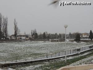 [P30] Terenul de fotbal de langa sala defapt terenurile pentru ca mai este unul in spate » foto by bogdanfifa
 - 
<span class="allrVoted glyphicon glyphicon-heart hidden" id="av388572"></span>
<a class="m-l-10 hidden" id="sv388572" onclick="voting_Foto_DelVot(,388572,13288)" role="button">șterge vot <span class="glyphicon glyphicon-remove"></span></a>
<a id="v9388572" class=" c-red"  onclick="voting_Foto_SetVot(388572)" role="button"><span class="glyphicon glyphicon-heart-empty"></span> <b>LIKE</b> = Votează poza</a> <img class="hidden"  id="f388572W9" src="/imagini/loader.gif" border="0" /><span class="AjErrMes hidden" id="e388572ErM"></span>