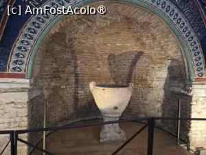 [P51] Baptisteriul Ortodox (Neonian) - vas roman din marmură » foto by Carmen Ion
 - 
<span class="allrVoted glyphicon glyphicon-heart hidden" id="av1543818"></span>
<a class="m-l-10 hidden" id="sv1543818" onclick="voting_Foto_DelVot(,1543818,13338)" role="button">șterge vot <span class="glyphicon glyphicon-remove"></span></a>
<a id="v91543818" class=" c-red"  onclick="voting_Foto_SetVot(1543818)" role="button"><span class="glyphicon glyphicon-heart-empty"></span> <b>LIKE</b> = Votează poza</a> <img class="hidden"  id="f1543818W9" src="/imagini/loader.gif" border="0" /><span class="AjErrMes hidden" id="e1543818ErM"></span>