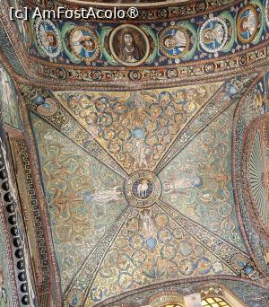 [P79] Basilica San Vitale - mielul lui Dumnezeu » foto by Carmen Ion
 - 
<span class="allrVoted glyphicon glyphicon-heart hidden" id="av1543846"></span>
<a class="m-l-10 hidden" id="sv1543846" onclick="voting_Foto_DelVot(,1543846,13338)" role="button">șterge vot <span class="glyphicon glyphicon-remove"></span></a>
<a id="v91543846" class=" c-red"  onclick="voting_Foto_SetVot(1543846)" role="button"><span class="glyphicon glyphicon-heart-empty"></span> <b>LIKE</b> = Votează poza</a> <img class="hidden"  id="f1543846W9" src="/imagini/loader.gif" border="0" /><span class="AjErrMes hidden" id="e1543846ErM"></span>
