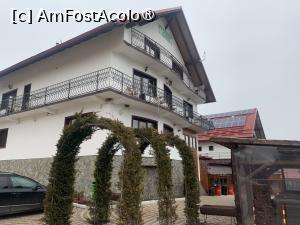 [P02] Pensiunea Alpina Casi,fațada » foto by AZE
 - 
<span class="allrVoted glyphicon glyphicon-heart hidden" id="av1420076"></span>
<a class="m-l-10 hidden" id="sv1420076" onclick="voting_Foto_DelVot(,1420076,13354)" role="button">șterge vot <span class="glyphicon glyphicon-remove"></span></a>
<a id="v91420076" class=" c-red"  onclick="voting_Foto_SetVot(1420076)" role="button"><span class="glyphicon glyphicon-heart-empty"></span> <b>LIKE</b> = Votează poza</a> <img class="hidden"  id="f1420076W9" src="/imagini/loader.gif" border="0" /><span class="AjErrMes hidden" id="e1420076ErM"></span>