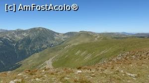 [P08] Vf. Mohoru și Transalpina șerpuind spre Pasul Urdele » foto by iuliaen
 - 
<span class="allrVoted glyphicon glyphicon-heart hidden" id="av842667"></span>
<a class="m-l-10 hidden" id="sv842667" onclick="voting_Foto_DelVot(,842667,13472)" role="button">șterge vot <span class="glyphicon glyphicon-remove"></span></a>
<a id="v9842667" class=" c-red"  onclick="voting_Foto_SetVot(842667)" role="button"><span class="glyphicon glyphicon-heart-empty"></span> <b>LIKE</b> = Votează poza</a> <img class="hidden"  id="f842667W9" src="/imagini/loader.gif" border="0" /><span class="AjErrMes hidden" id="e842667ErM"></span>