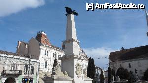 [P13] cea mai mare statuie aflata in centrul orasului
insemne ale puterii, vulturul si leul » foto by amero
 - 
<span class="allrVoted glyphicon glyphicon-heart hidden" id="av402617"></span>
<a class="m-l-10 hidden" id="sv402617" onclick="voting_Foto_DelVot(,402617,13498)" role="button">șterge vot <span class="glyphicon glyphicon-remove"></span></a>
<a id="v9402617" class=" c-red"  onclick="voting_Foto_SetVot(402617)" role="button"><span class="glyphicon glyphicon-heart-empty"></span> <b>LIKE</b> = Votează poza</a> <img class="hidden"  id="f402617W9" src="/imagini/loader.gif" border="0" /><span class="AjErrMes hidden" id="e402617ErM"></span>