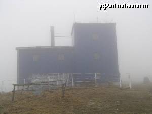 [P16] Stația meteo de pe Vf. Lăcăuți » foto by Yersinia Pestis
 - 
<span class="allrVoted glyphicon glyphicon-heart hidden" id="av579111"></span>
<a class="m-l-10 hidden" id="sv579111" onclick="voting_Foto_DelVot(,579111,13521)" role="button">șterge vot <span class="glyphicon glyphicon-remove"></span></a>
<a id="v9579111" class=" c-red"  onclick="voting_Foto_SetVot(579111)" role="button"><span class="glyphicon glyphicon-heart-empty"></span> <b>LIKE</b> = Votează poza</a> <img class="hidden"  id="f579111W9" src="/imagini/loader.gif" border="0" /><span class="AjErrMes hidden" id="e579111ErM"></span>