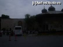 [P22] la poarta palatului Topkapi » foto by marocanu21
 - 
<span class="allrVoted glyphicon glyphicon-heart hidden" id="av398390"></span>
<a class="m-l-10 hidden" id="sv398390" onclick="voting_Foto_DelVot(,398390,13560)" role="button">șterge vot <span class="glyphicon glyphicon-remove"></span></a>
<a id="v9398390" class=" c-red"  onclick="voting_Foto_SetVot(398390)" role="button"><span class="glyphicon glyphicon-heart-empty"></span> <b>LIKE</b> = Votează poza</a> <img class="hidden"  id="f398390W9" src="/imagini/loader.gif" border="0" /><span class="AjErrMes hidden" id="e398390ErM"></span>