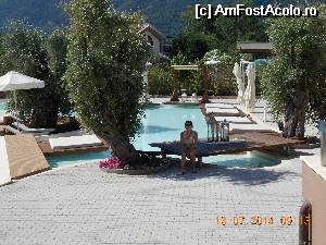 [P18] Piscina principala, observati 'sezlongurile' plutitoare, in partea dreapta a imaginii » foto by carmen_22_09
 - 
<span class="allrVoted glyphicon glyphicon-heart hidden" id="av532149"></span>
<a class="m-l-10 hidden" id="sv532149" onclick="voting_Foto_DelVot(,532149,13561)" role="button">șterge vot <span class="glyphicon glyphicon-remove"></span></a>
<a id="v9532149" class=" c-red"  onclick="voting_Foto_SetVot(532149)" role="button"><span class="glyphicon glyphicon-heart-empty"></span> <b>LIKE</b> = Votează poza</a> <img class="hidden"  id="f532149W9" src="/imagini/loader.gif" border="0" /><span class="AjErrMes hidden" id="e532149ErM"></span>