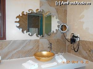 [P04] Sala de baie de la parter » foto by carmen_22_09
 - 
<span class="allrVoted glyphicon glyphicon-heart hidden" id="av532081"></span>
<a class="m-l-10 hidden" id="sv532081" onclick="voting_Foto_DelVot(,532081,13561)" role="button">șterge vot <span class="glyphicon glyphicon-remove"></span></a>
<a id="v9532081" class=" c-red"  onclick="voting_Foto_SetVot(532081)" role="button"><span class="glyphicon glyphicon-heart-empty"></span> <b>LIKE</b> = Votează poza</a> <img class="hidden"  id="f532081W9" src="/imagini/loader.gif" border="0" /><span class="AjErrMes hidden" id="e532081ErM"></span>