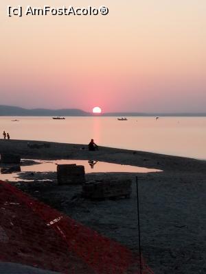 [P09] Pefkohori - Apus de soare, nimeni pe plajă » foto by Daisy Petal
 - 
<span class="allrVoted glyphicon glyphicon-heart hidden" id="av1171645"></span>
<a class="m-l-10 hidden" id="sv1171645" onclick="voting_Foto_DelVot(,1171645,13602)" role="button">șterge vot <span class="glyphicon glyphicon-remove"></span></a>
<a id="v91171645" class=" c-red"  onclick="voting_Foto_SetVot(1171645)" role="button"><span class="glyphicon glyphicon-heart-empty"></span> <b>LIKE</b> = Votează poza</a> <img class="hidden"  id="f1171645W9" src="/imagini/loader.gif" border="0" /><span class="AjErrMes hidden" id="e1171645ErM"></span>